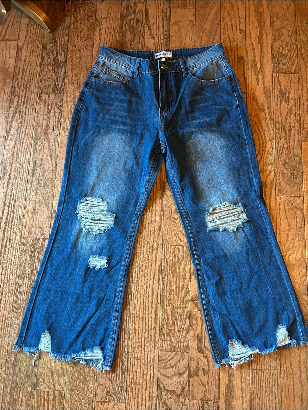 Melarey capri size large